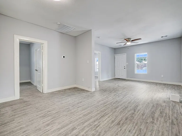 4224 Marina St — Photo 3