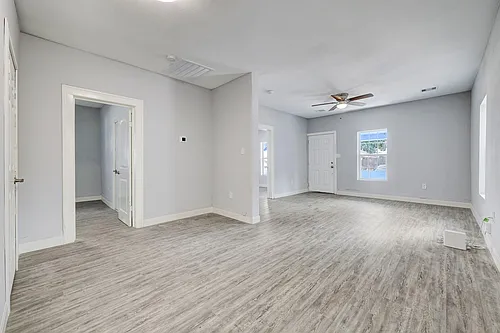 4224 Marina St Photo 1