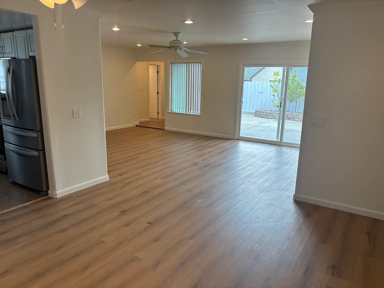 3 bed, 1116 sqft, $3,800 — Photo 2