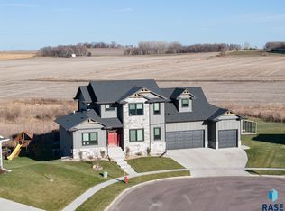 2820 E Augusta Cir, Brandon, SD 57005