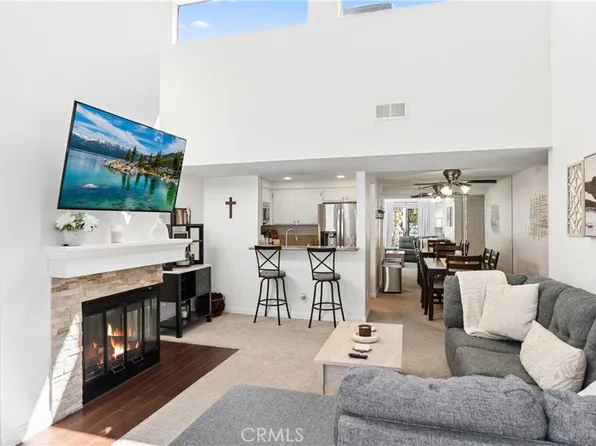23921 Del Monte Dr Unit 34, Santa Clarita, CA 91355