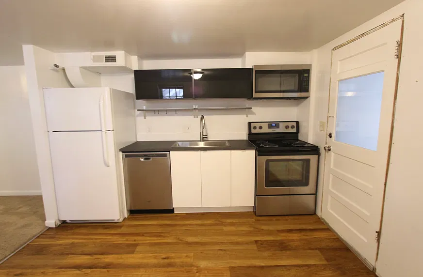 2 bed, 1200 sqft, $3,400 — Photo 2