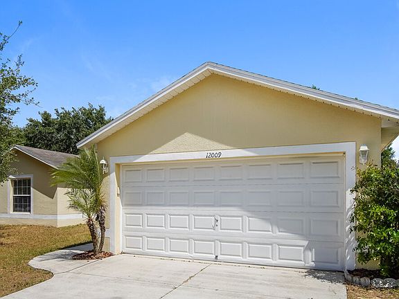 3rd image of 12009 Woodglen Cir