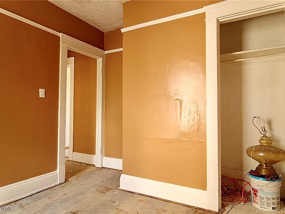 5th image of 12406 Kinsman Rd