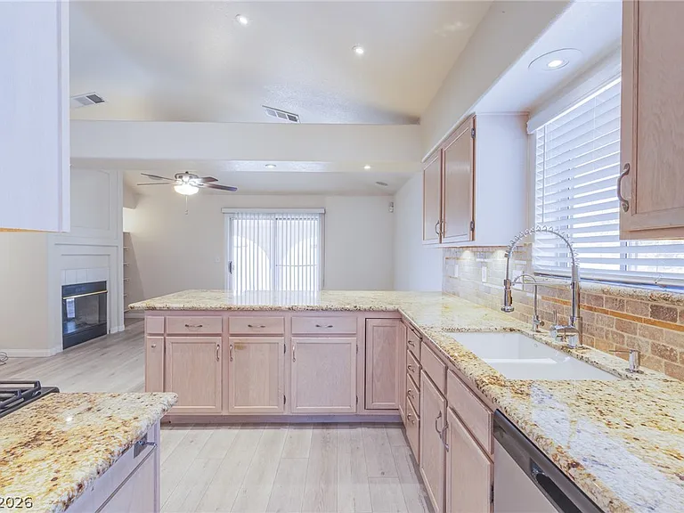 7812 Wedlock Ln — Photo 6