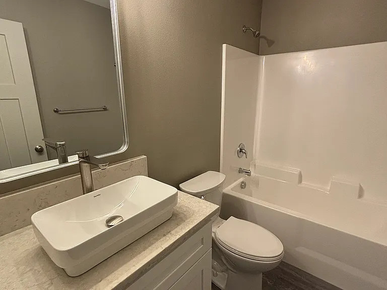 Seven Oaks Luxury Duplexes — Photo 71