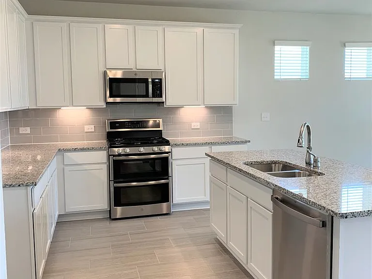 1104 Coulee Dr — Photo 10
