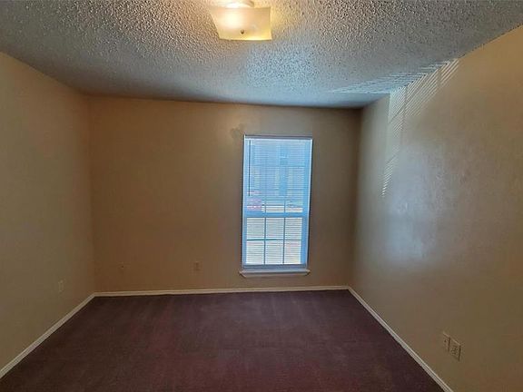 3rd image of 2840 Patricia Ln