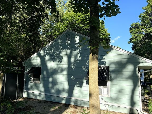 2nd image of 2330 Hillsdale Ave