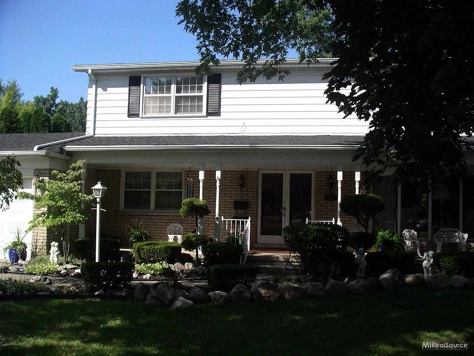 1st image of 690 Cumberland St