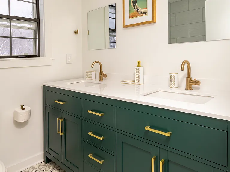 Loft Master Bath with tub/shower