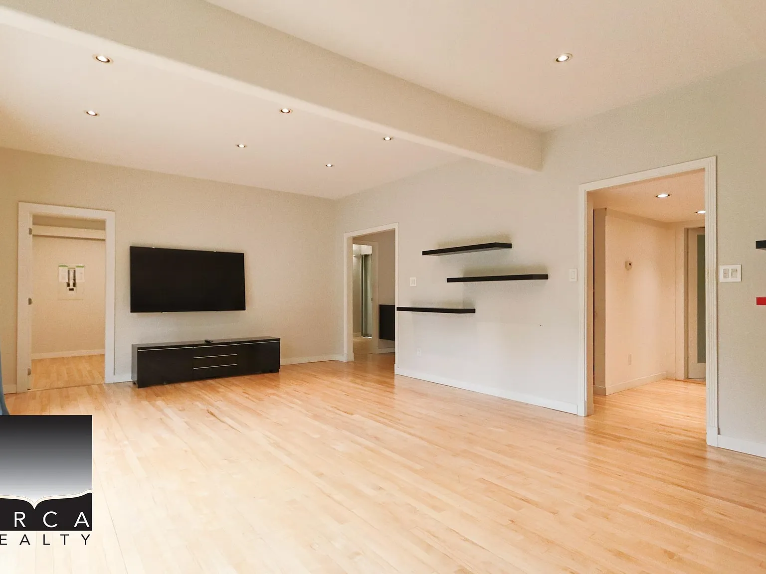 4 bed, 1800 sqft, $5,500 — Photo 4