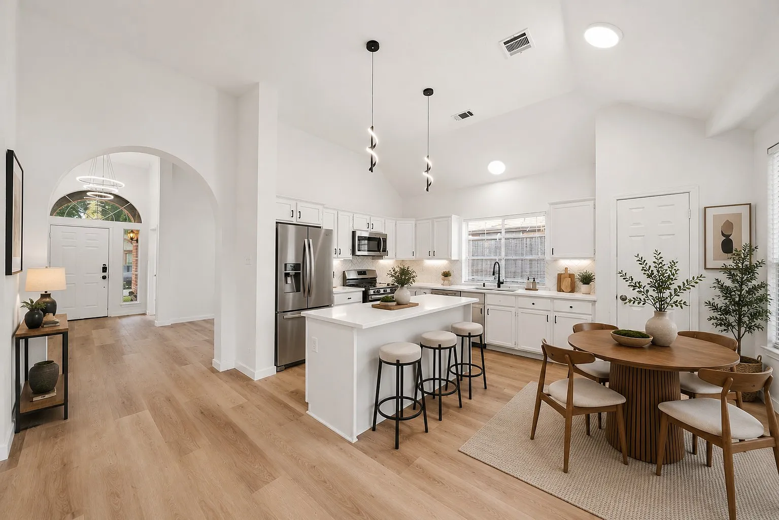 4 bed, 1869 sqft, $3,000 — Photo 4