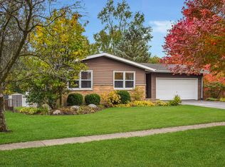 1507 Jewel Ave, St Charles, IL