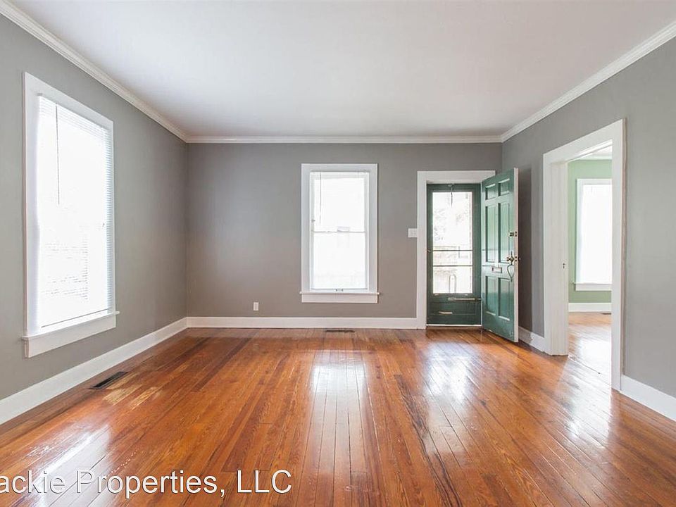 1st image of 520 Eagleson Ave