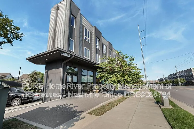 1 bed, 1.0 bath, 800 sqft, $1,659 — Photo 2