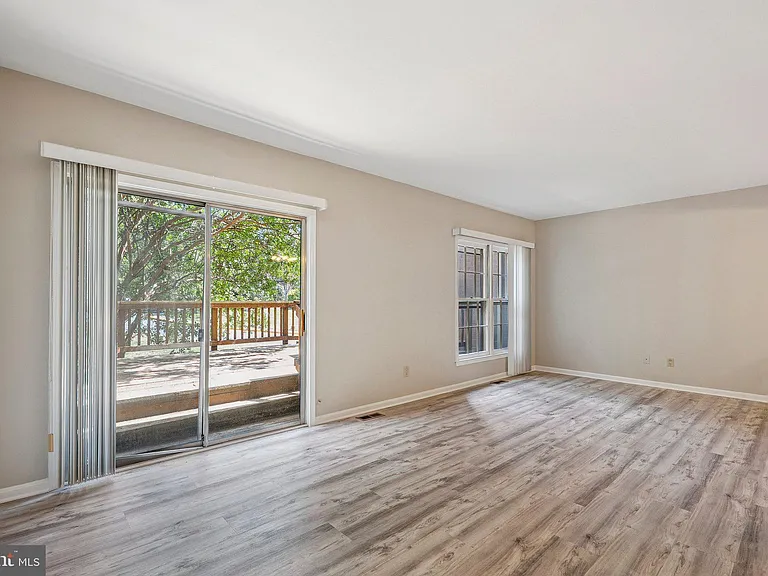 2917 Village Spring Ln — Photo 10