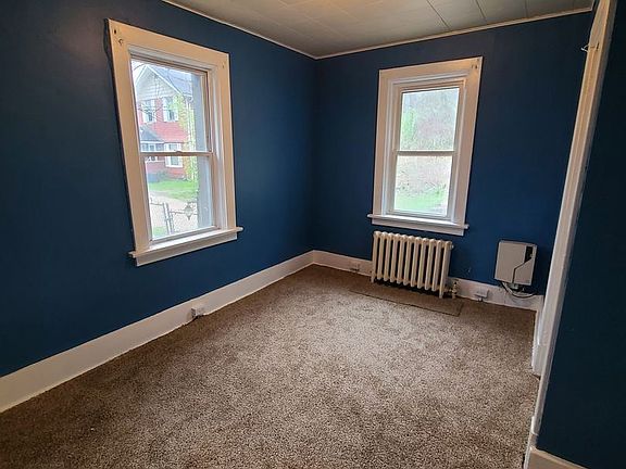 5th image of 335 Larimer Ave Floor 1