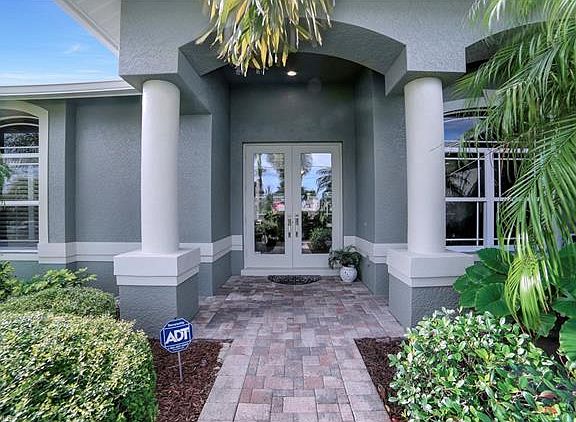 3rd image of 2666 SW 32nd St