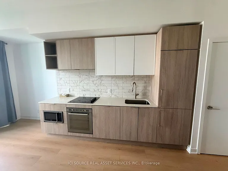 2020 Bathurst St #732 — Photo 7