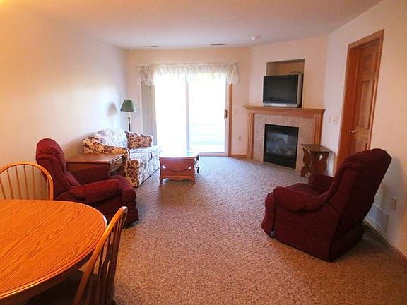 5th image of 842 Evergreen Dr Unit 3