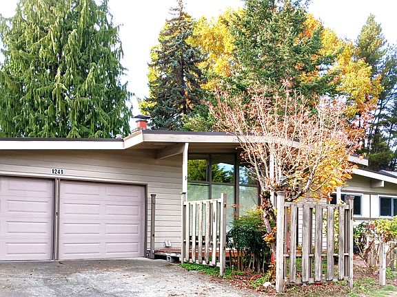 2nd image of 1241 169th Pl NE
