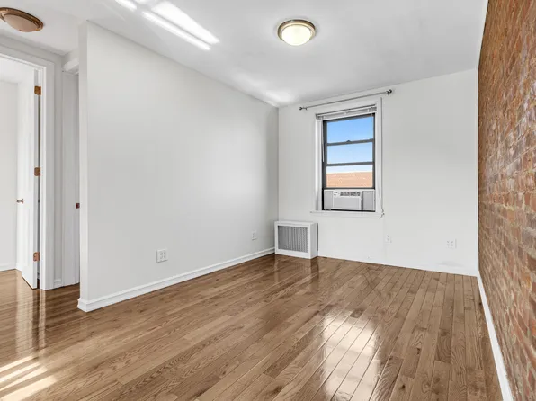 21-05 33rd Street image 4 of 6