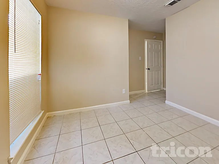 3446 Edgecreek Dr — Photo 2
