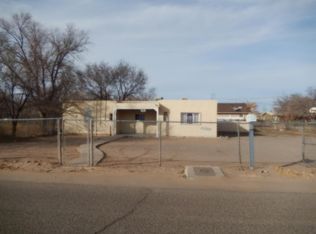1901 Eucariz Ave SW, Albuquerque, NM 87105