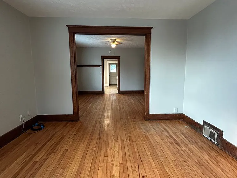 2419 Poppleton Ave — Photo 4