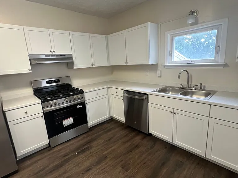 153 Cedar St — Photo 6