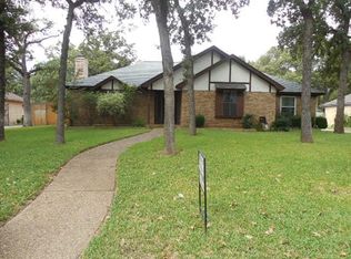 1820 Crooked Ln, Fort Worth, TX 76112