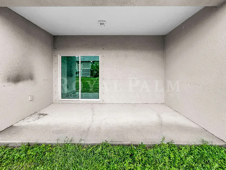1322 Trafalgar Pkwy — Photo 33