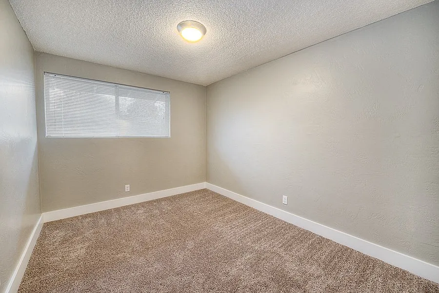 The Lindale Apartments — Photo 3