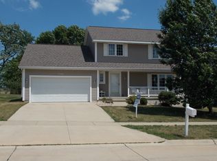 7507 Prairie Hawk Dr SW, Cedar Rapids, IA 52404