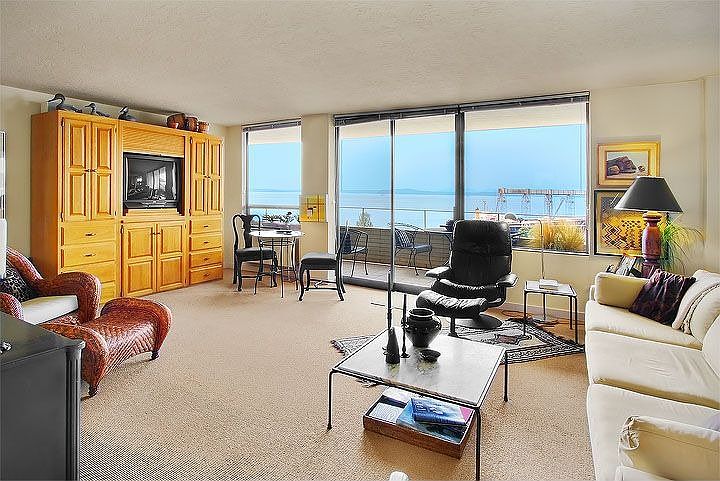 Spacious Living Room