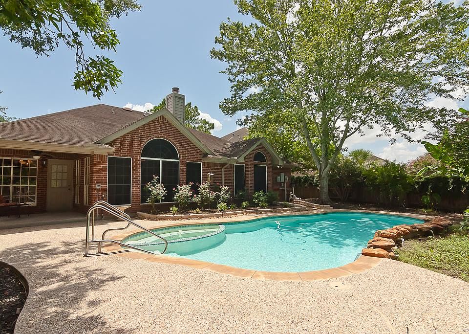 1st image of 6811 Knoll Park Dr
