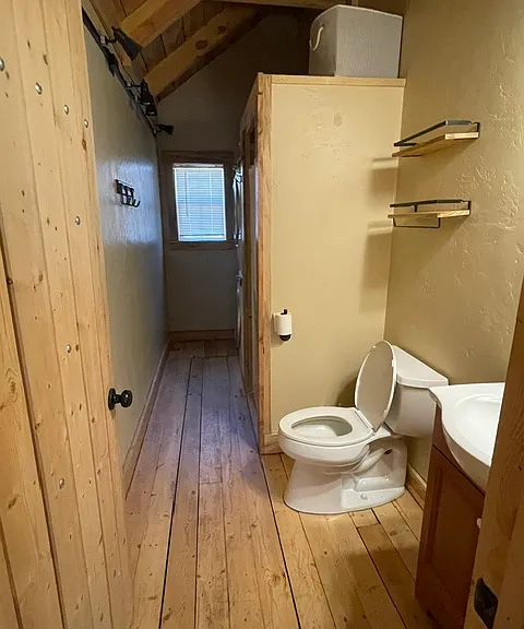 429 Dyke Blvd — Photo 2
