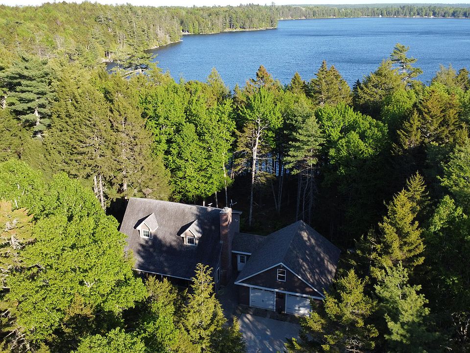 1st image of 10 Hemlock Point