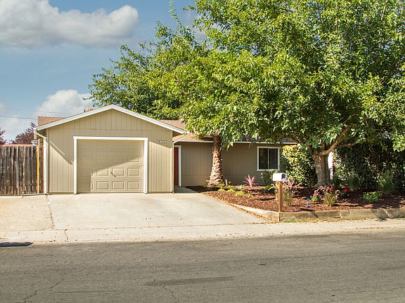 3rd image of 5303 Acacia Way