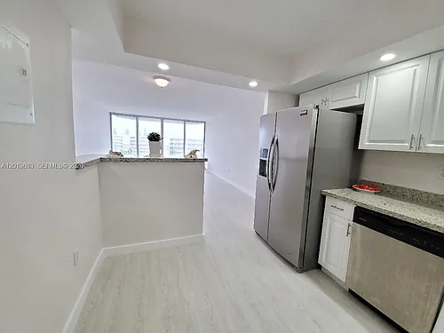 18011 Biscayne Blvd Photo 1