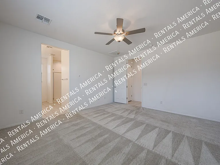 7513 W Illini St — Photo 29