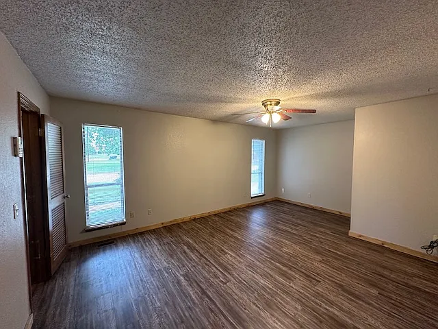 13733 Fairhill Ave — Photo 9