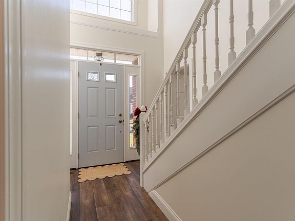 3rd image of 3355 Treemont Dr