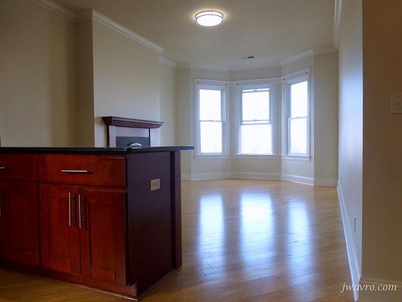 4th image of 268 Frederick St #B