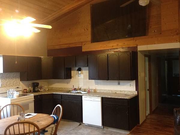 2nd image of 967 Pleasant Ln #A