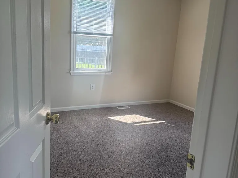 536 Bracken Dr — Photo 5