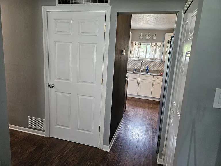 2042 Byron Dr — Photo 9