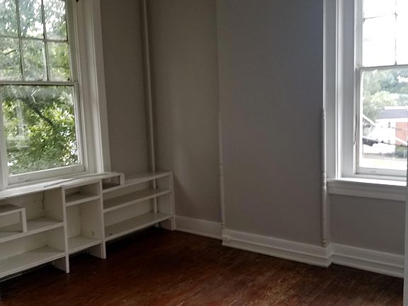 4th image of 216 W Roanoke St