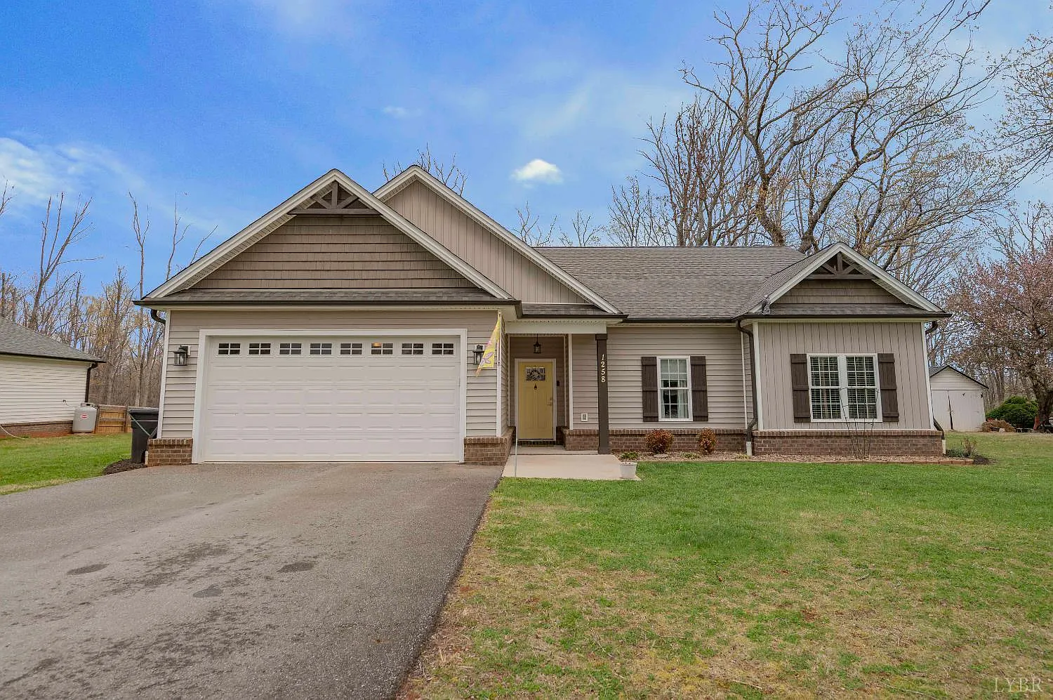 1258 Gladden Cir photo 1